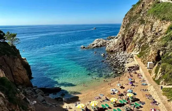 西班牙巴塞隆拿周邊小鎮一日遊（藍色大海&平台熱銷100+）