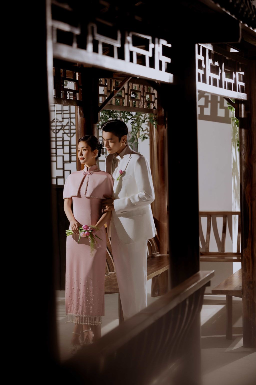 Huangshan Tunxi Huizhou multilingual guide services, private charter, customized travel planning, business accompaniment, and professional photography documentation.