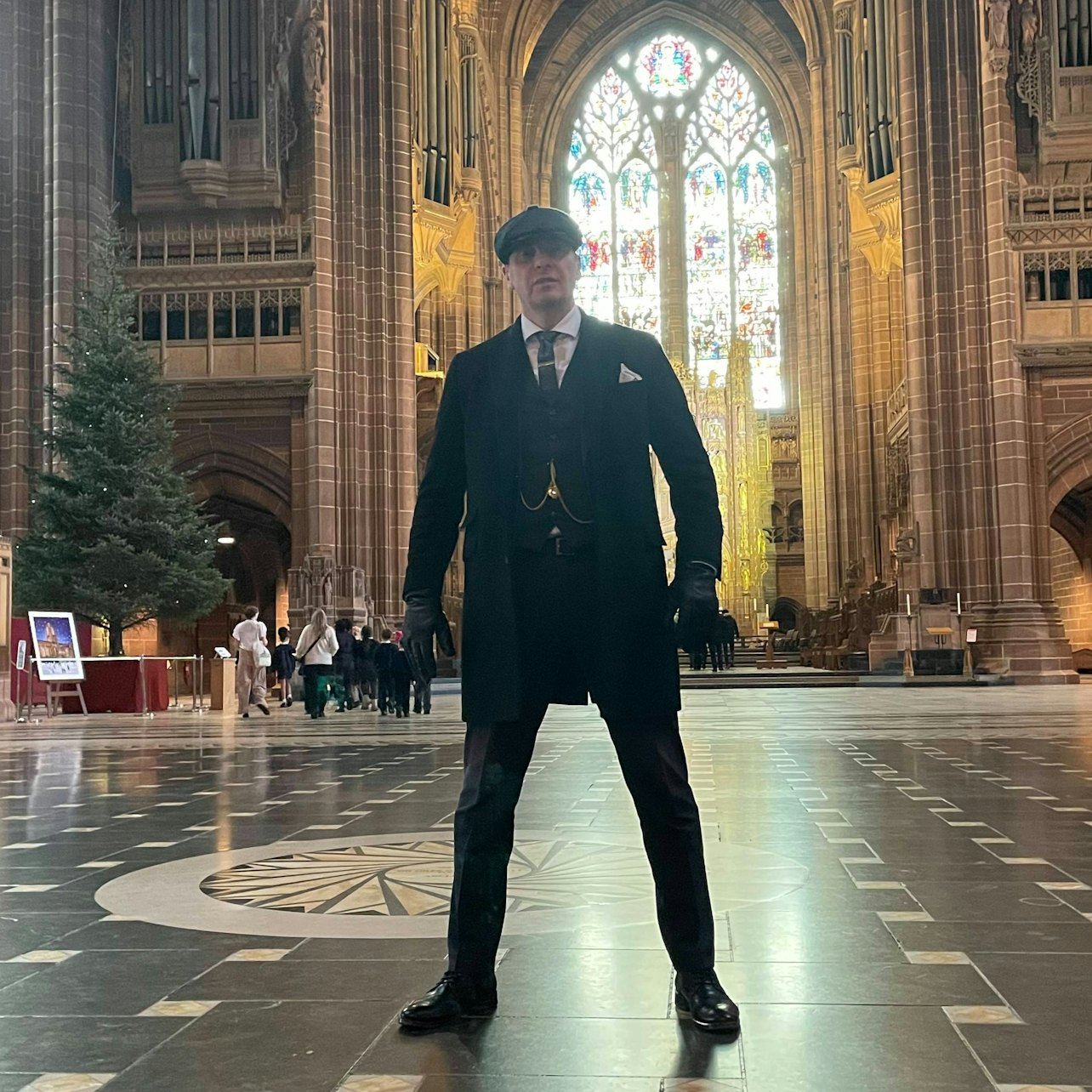 Liverpool: Guided Peaky Blinders Sites Tour + 48-Hr Hop-on Hop-off Bus Pass