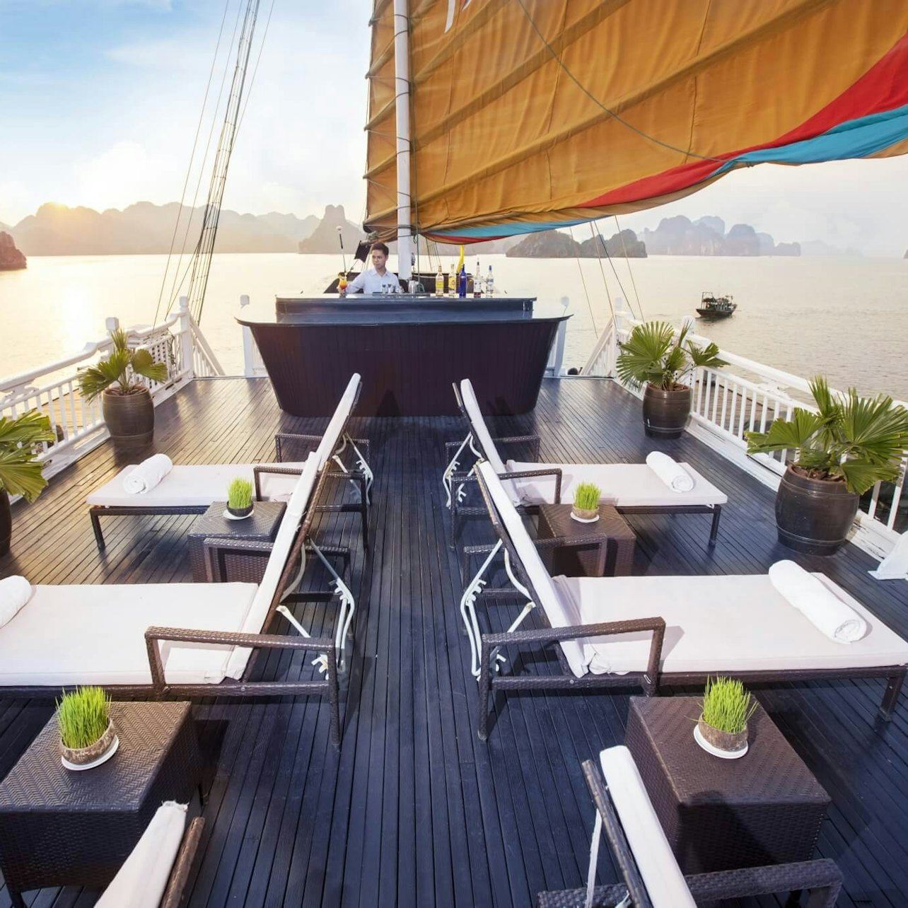 Baia di Ha Long: Crociera boutique di 2 giorni + pasti + trasferimento facoltativo