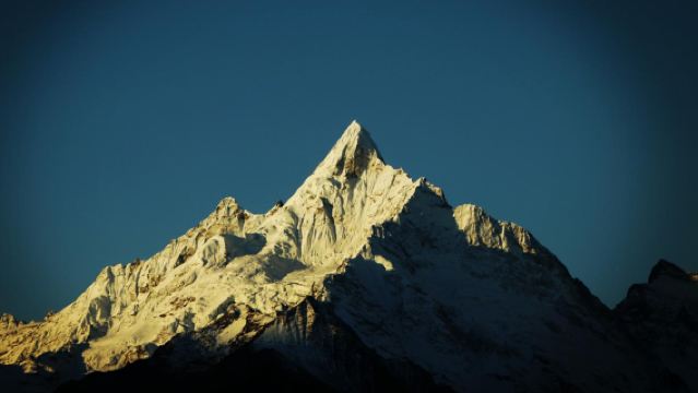 香格里拉+梅里雪山國家公園日照金山（飛來寺·霧濃頂·白馬雪山）一日遊