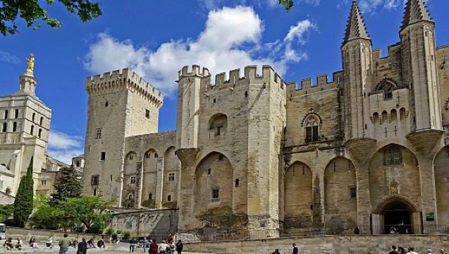 法國 阿維尼翁：中文-法語 & 英語  專業翻譯 /導遊 /地陪｜旅遊陪同｜展會翻譯 /商務翻譯｜行程規劃定制