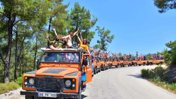 Aventura en jeep por Kemer en los Montes Tauro con off-road, almuerzo y traslado