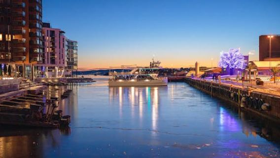 Picturesque dinner cruise in Oslo