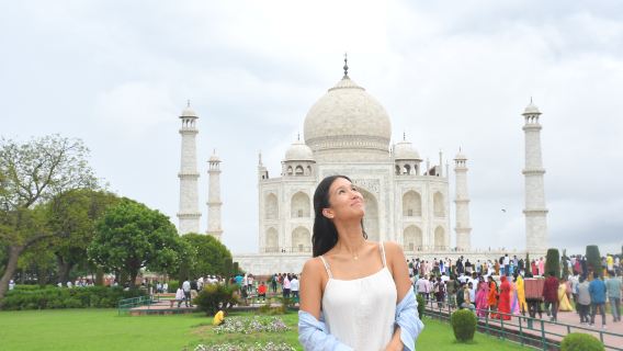 Vanaf Delhi: All-inclusive privé Taj Mahal & Agra Fort reis op dezelfde dag met versnelde toegang per auto met airconditioning