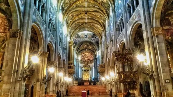 Milan pergi-balik: Bandar kecil Parma (Katedral Parma + Istana Pilota sewaan peribadi + tidak termasuk tiket)