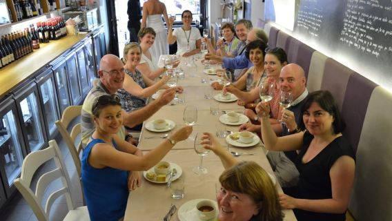 Ljubljana: Slovenian Cuisine Walking Tour with Tastings