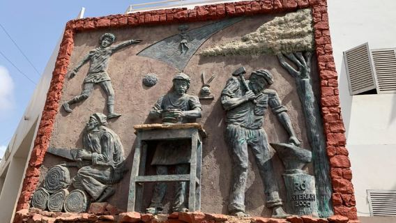 Mindelo Cultural: city tour street art
