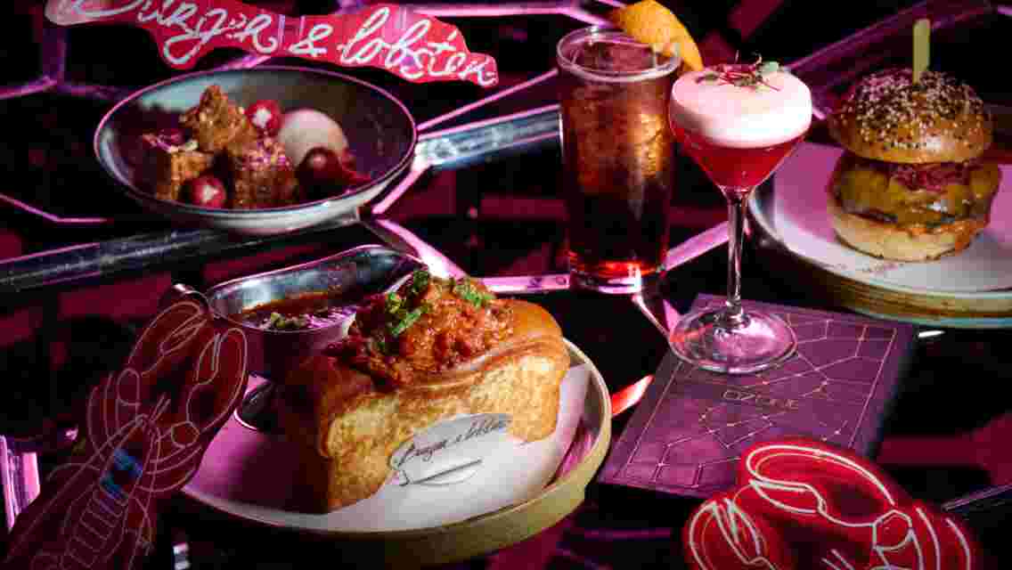 OzoneHong Kong The RitzCarlton Hotel Burger & Lobster Sharing Combo