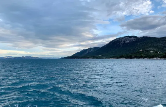 乘船遊覽埃拉菲蒂群島 (Elaphiti islands) 並享用野餐