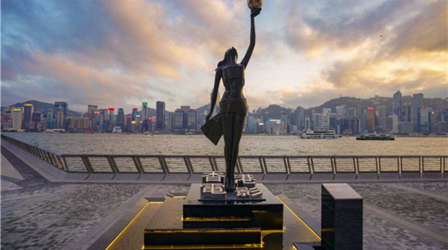 香港尊享日遊：山頂纜車快線登車+舊城中環漫步+維港夜遊