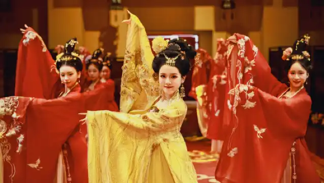 重慶慶渝宴•宮廷盛宴體驗（宮廷菜+特色渝味珍饈+古典妝容體驗+視聽盛宴+穿越感體驗+傳統服飾體驗）