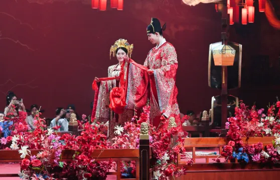 深圳南謠逸境·宮廷餐秀（深圳必看餐秀+沉浸式大唐盛宴+品宮廷精緻美食+視覺味覺雙重盛宴+穿越古代享受宮廷