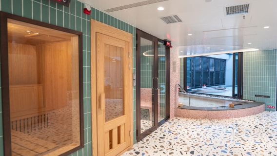 Sonne-Mond-See Wyndham Hot Spring Hotel: 120-minütiges öffentliches Badeerlebnis für 2 Personen in der Naturquelle (ohne Aufpreis an Feiertagen)