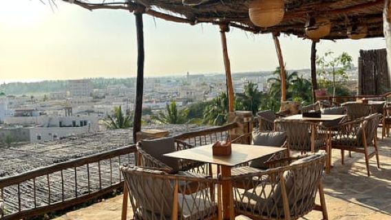 살랄라: Wadi Derbat, Jabal Samhan 및 Sinkhole 전일 투어