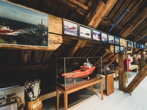 Tromso: Cod-Tasting Tour with Full Steam Museum Entry