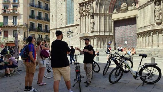 Barcelona: Tur Sepeda atau eBike, Tempat Wisata Terbaik & Wawasan Lokal