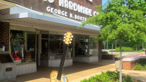 From Memphis: Official Elvis Birthplace Tour of Tupelo