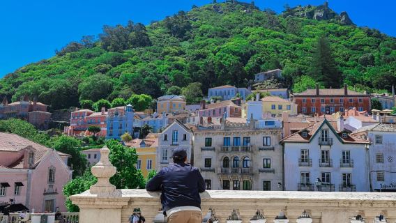 Desde Lisboa: grupo pequeño Sintra, Palacio de Pena, Cascais y Belém