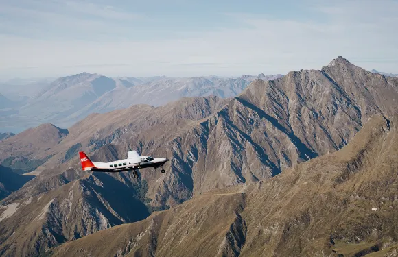 新西蘭南島 皇后鎮出發 米爾福德峽灣風景觀光飛行+遊船
