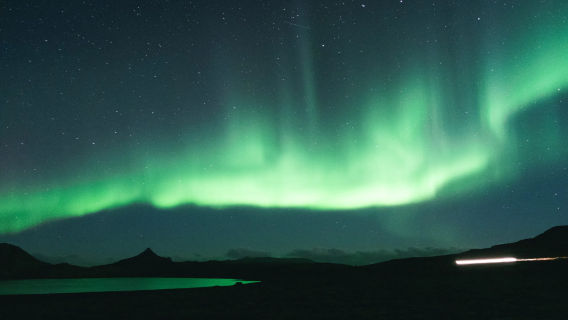 Go out to sea in Reykjavik and take a boat to chase the northern lights [You can go again for free if you don't see it] Aurora Night Tour~!