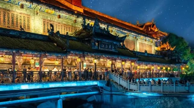 【私家團】青城山+都江堰含講解+仰天窩+藍眼淚一日遊