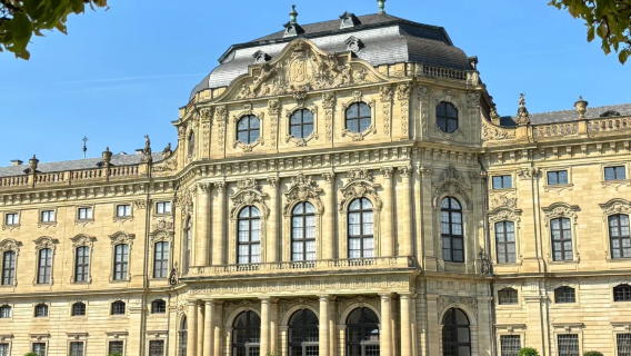 德國法蘭克福浪漫之路起點維爾茨堡+童話小鎮羅滕堡一日遊