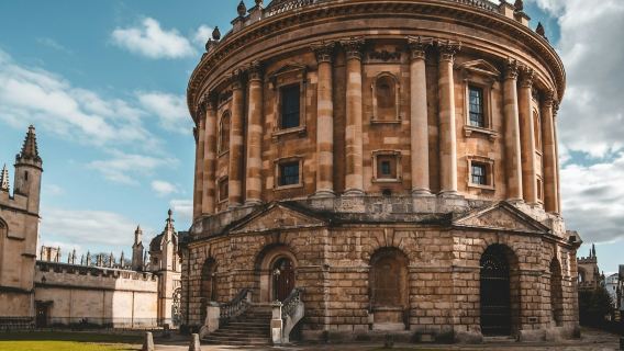 อ็อกซ์ฟอร์ด: ทัวร์เดินชมเมืองพร้อมไกด์บนหน้าจอ