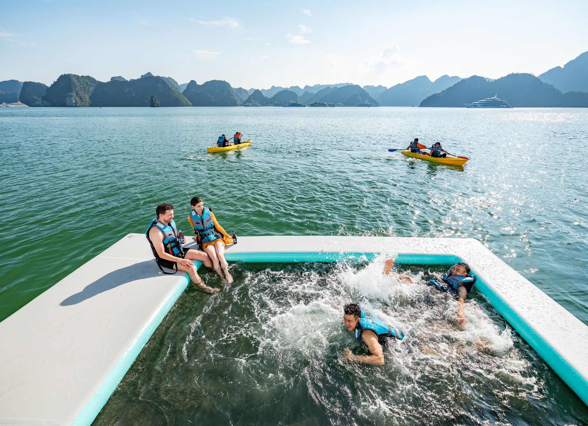 Vietnam Lan Ha Bay Cat Ba Island Day Tour [Escape the Crowded Tourist Areas/Unique Itinerary]