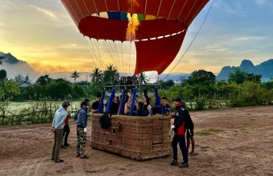 萬榮乘熱氣球30分鐘熱氣球機票+萬榮市內接送成人