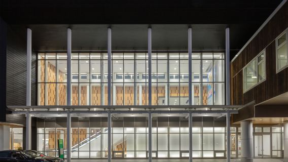 日本青森空港(AOJ)—青森市内/ホテル—専用車空港送迎サービス