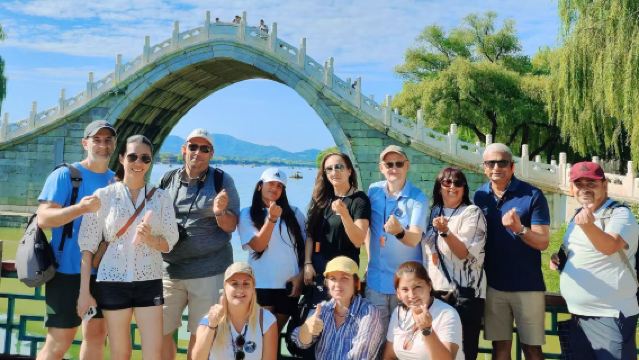 Beijing: Mutianyu Chinese Muur bustour & optionele begeleide 5 km lange trektocht