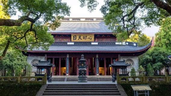 Hangzhou Yue Fei Temple + West Lake rowing boat (private boat for 50 mins) + manual guide service