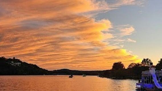 Lake Austin: Sunset Boat Cruise - Scenic Tour