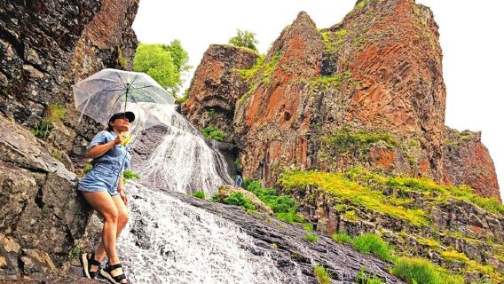 Circuit privatisé vers le monastère de Khor Virap, la cave Hin Areni (dégustation), Noravank et Jermuk