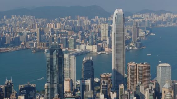 Ascend Victoria Peak: Overlooking a century of power and wealth legends in Hong Kong