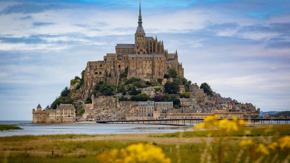 Mont Saint-Michel & Abbey: Full-Day Guided Tour from Bayeux