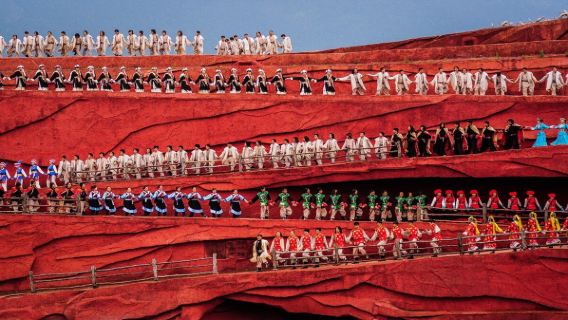 Tour di un giorno al Monte Yulong [Spruce Meadow + Impression Lijiang + Blue Moon Valley + Golden Mountain Sunrise] offerta speciale per la Festa Nazionale
