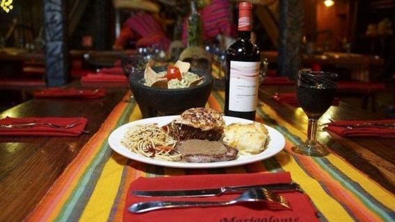 Puerto Vallarta: Kembang Api dan Makan Malam di Teluk