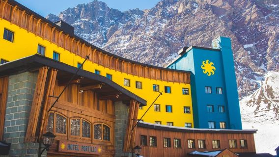 Portillo & Laguna del Inca with Lunch at the Hotel Portillo