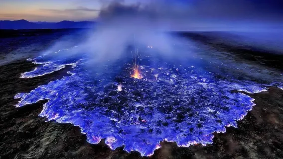 Gunung Ijen 1-day tour|Bookable for one person/Includes guide/Hell's blue flames/Sulfur lake/Pier transfer