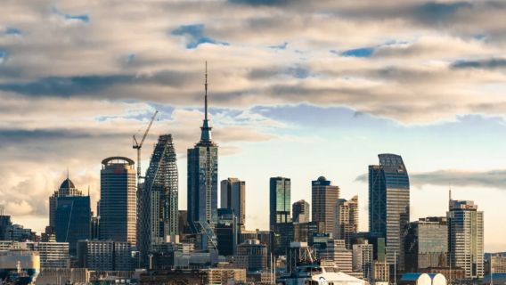 New Zealand Auckland: Sky Tower + Auckland Art Gallery + Albert + Queen Street Day Tour