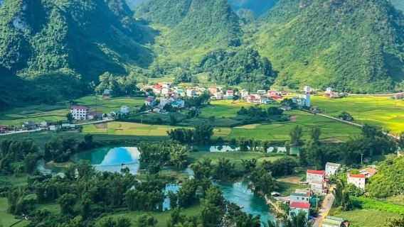 Nanning Detian Transnational Waterfall Scenic Spot + optional Mingshi Rural bamboo raft/Dongnayu Bay 1-day tour [small group/private tour]