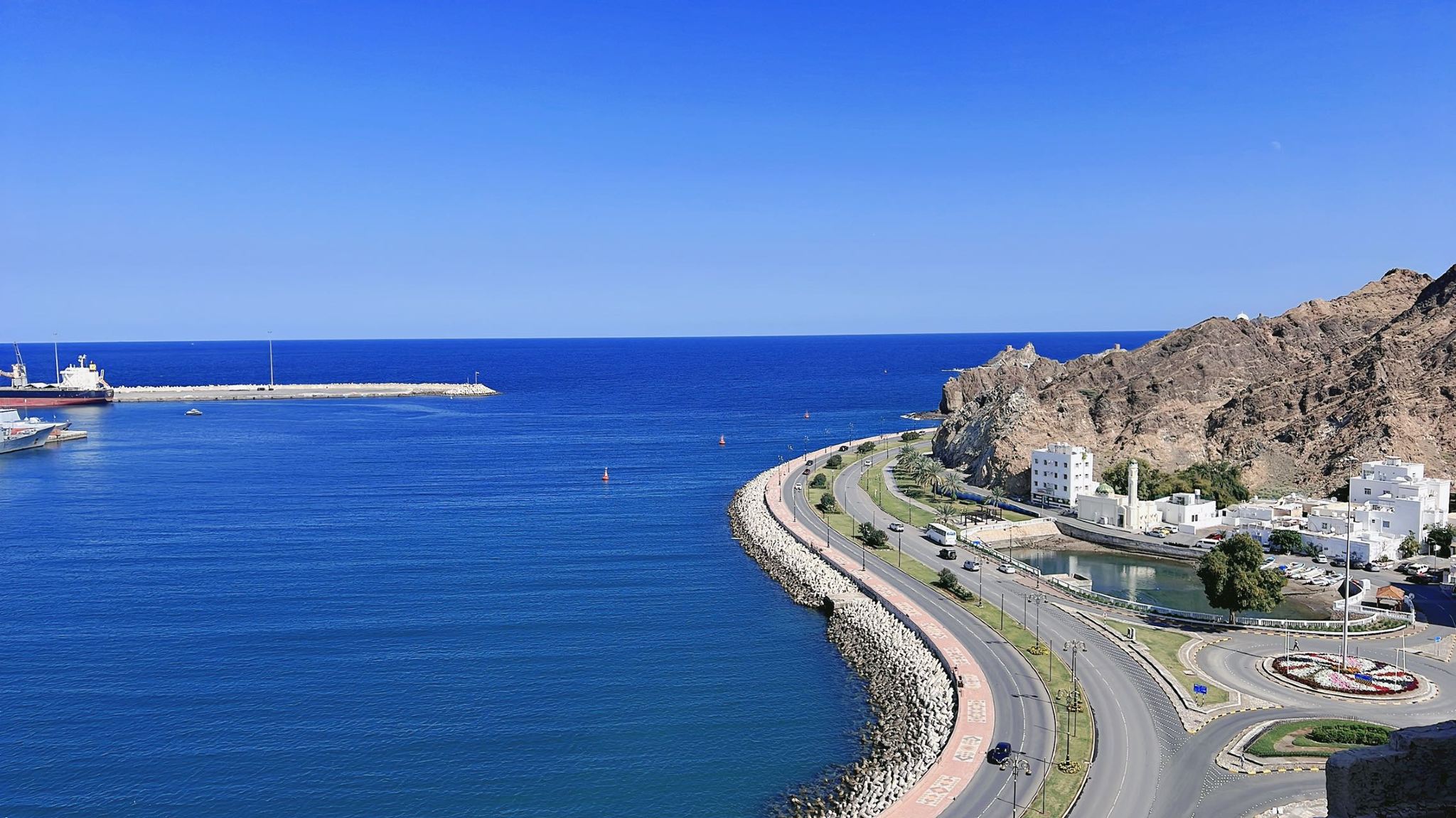 Tagesausflug von Dubai zur Festung al-Chasab in Oman mit Delfinbeobachtung in al-Chasab (Hin- und Rückfahrt am selben Tag)