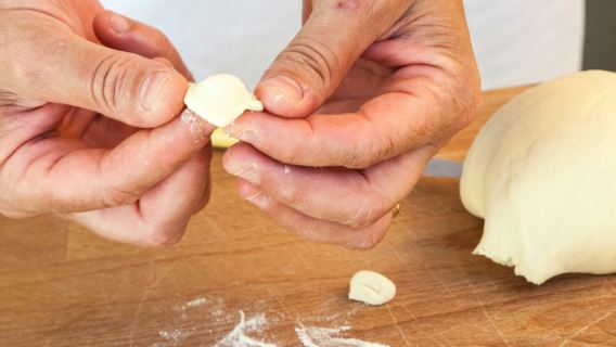 Naples: Small Group Pasta and Tiramisu Class with 4-Course Meal