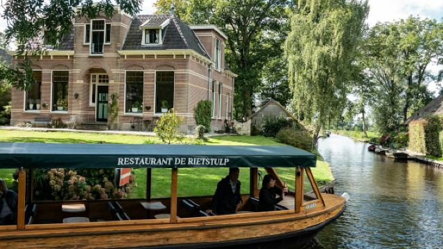 Giethoorn: Pengangkutan + Perjalanan Bot