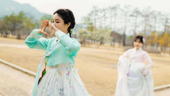 Hanbok rental for men - Gyeongbokgung Palace branch