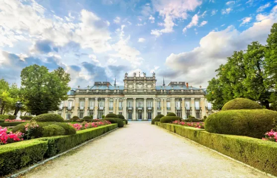 馬德里-塞哥維亞城堡+大教堂+輸水道+阿維拉-包車遊