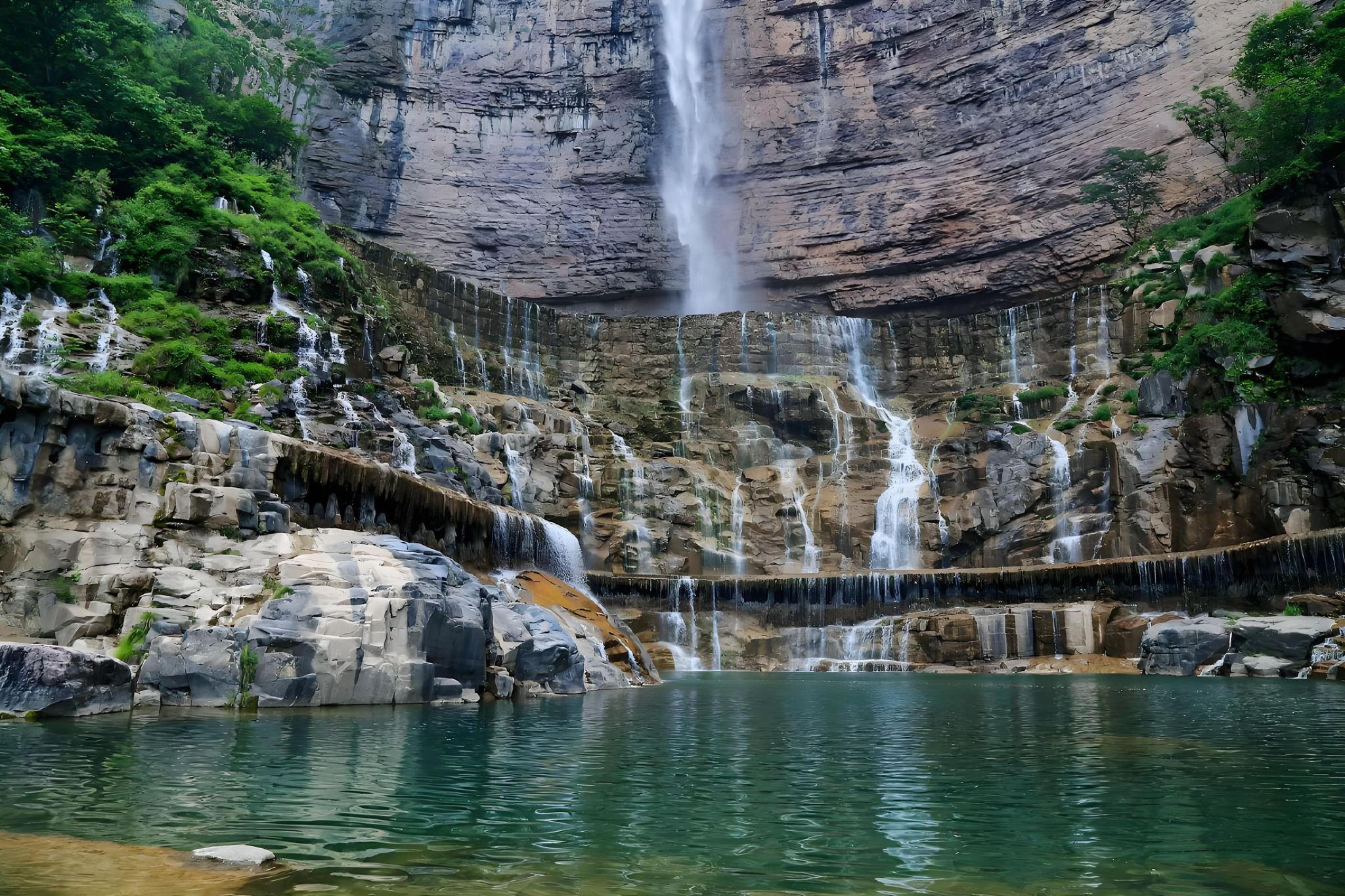 Luoyang, Henan: Longtan Grand Canyon and the Red Rock Valley Geological Wonders - One-Day Chinese-Language Group Tour