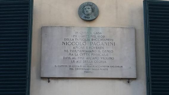 Lucca: tour musicale a piedi con visita al Museo Puccini